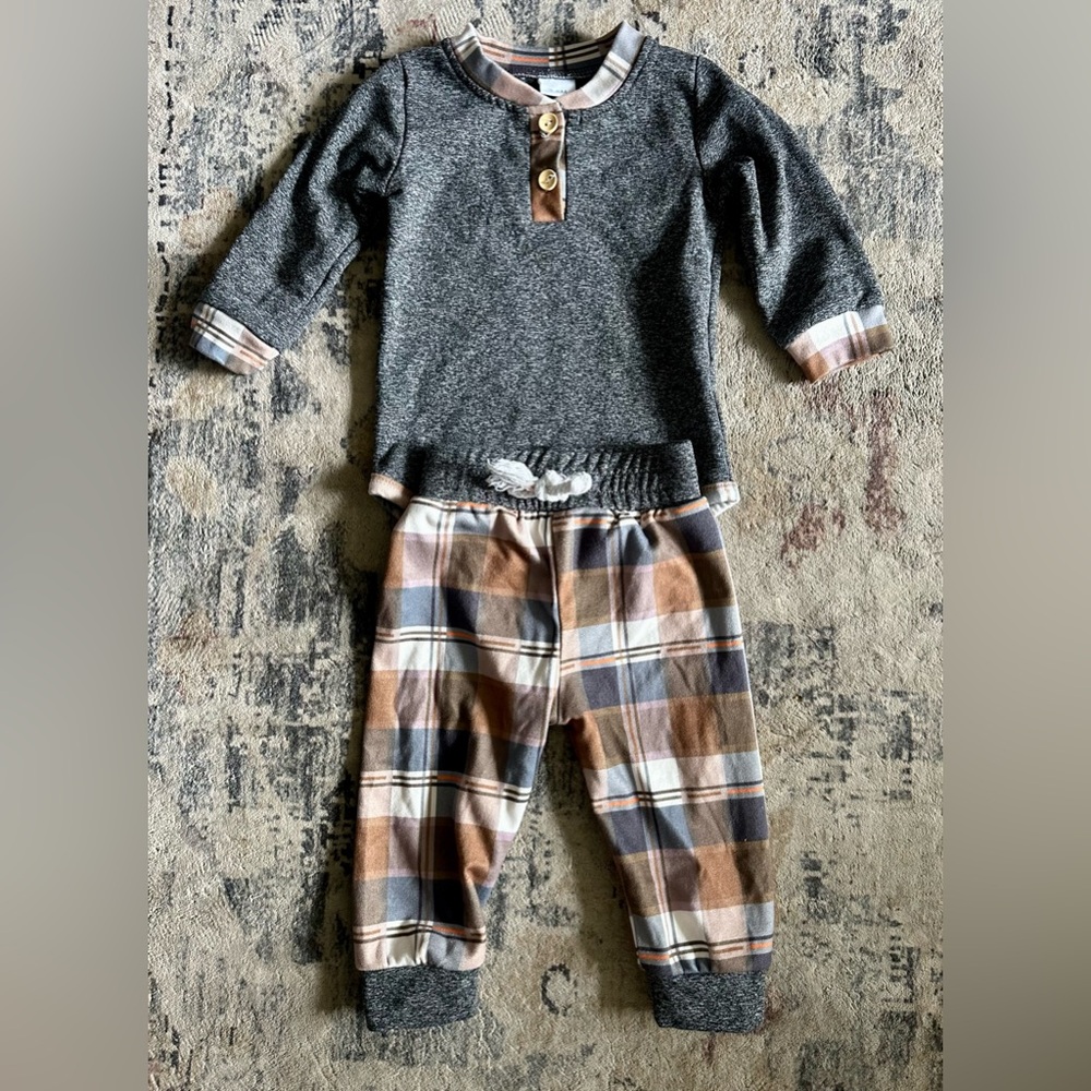 🦋Very Cozy Gray Plaid Outfit